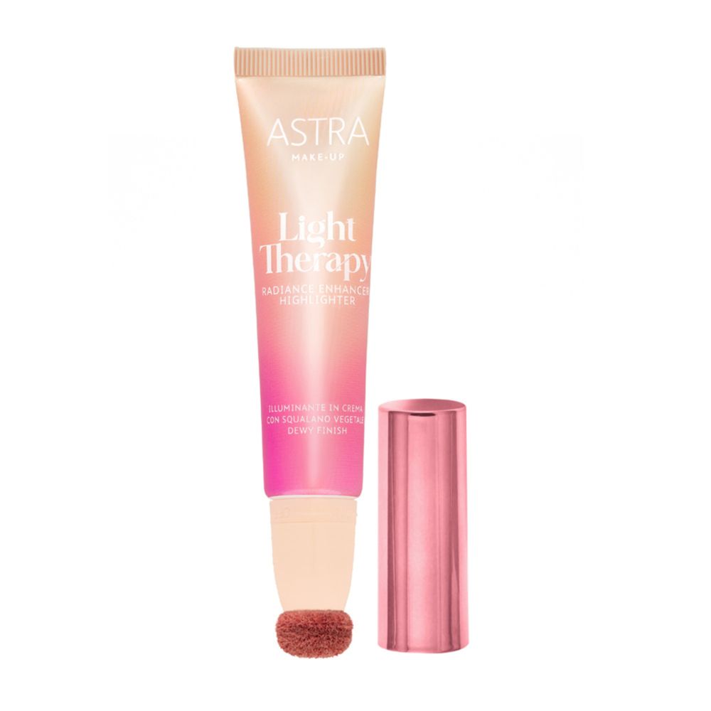 Tubo con applicatore. ASTRA Make-Up Light Therapy, Illuminante Blush Liquido. Tappo rosa. Applicatore a spugna.