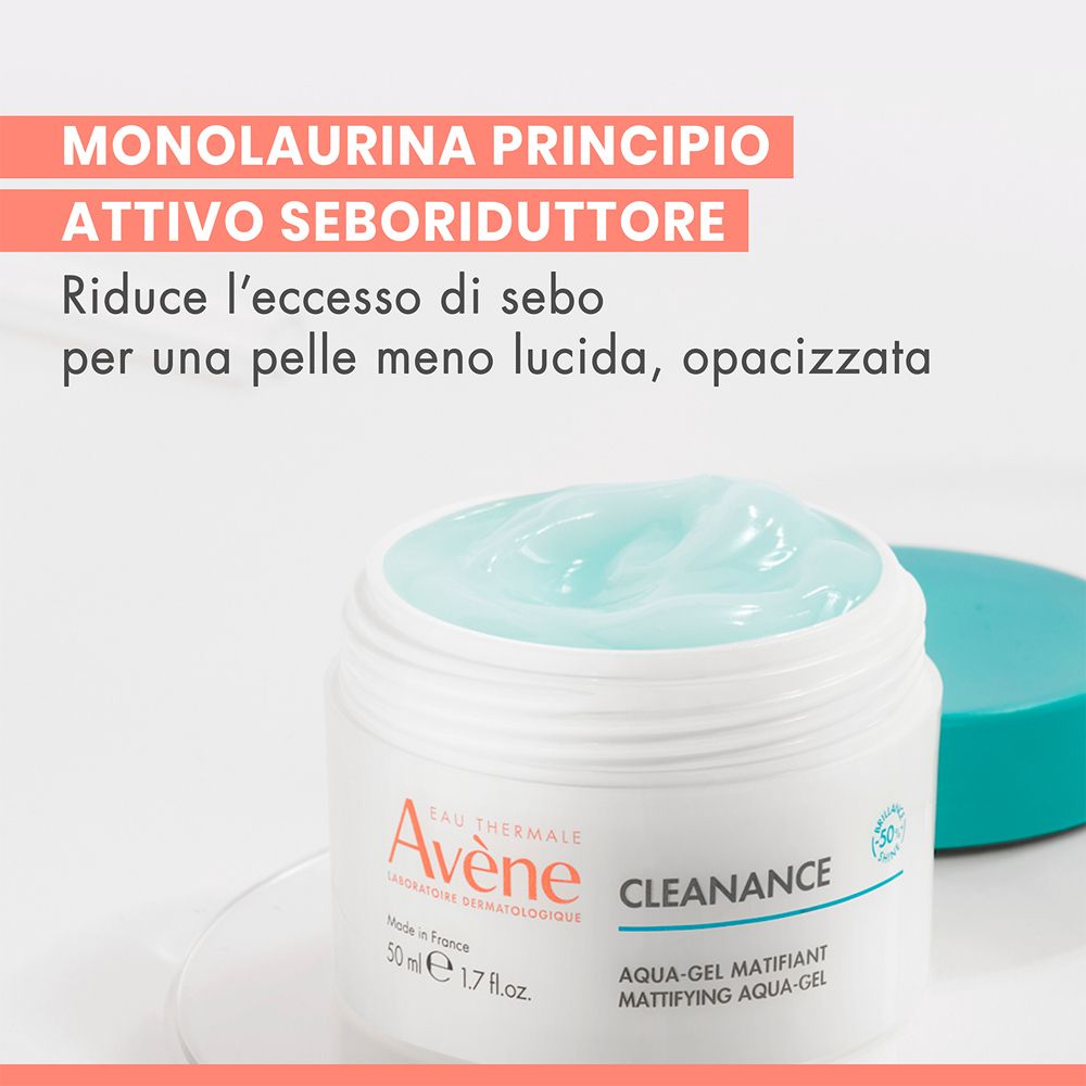 Weißes Tiegel mit blauem Deckel. Aufschrift: Eau Thermale Avène Cleanance. Text über Inhaltsstoffe.
