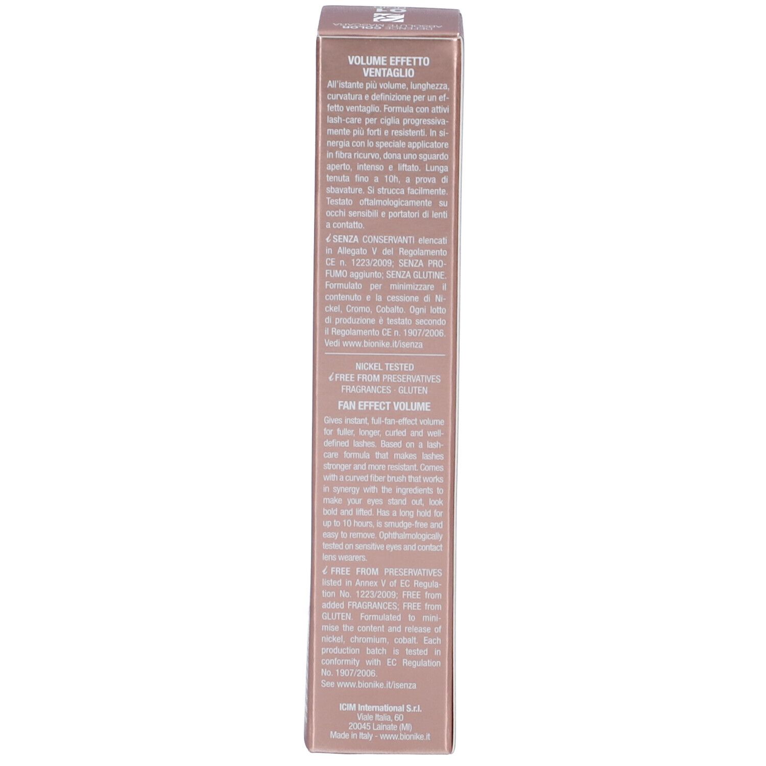 Verpackung eines Mascara-Produkts mit detaillierten Produktinformationen und Inhaltsstoffen.