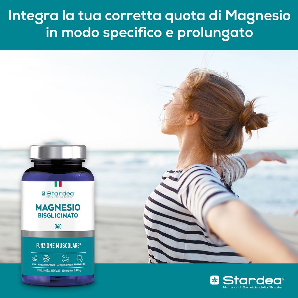Donna all'aperto con un flacone di Stardea Magnesio Bisglicinato 360. Prodotto visibile sull'etichetta.