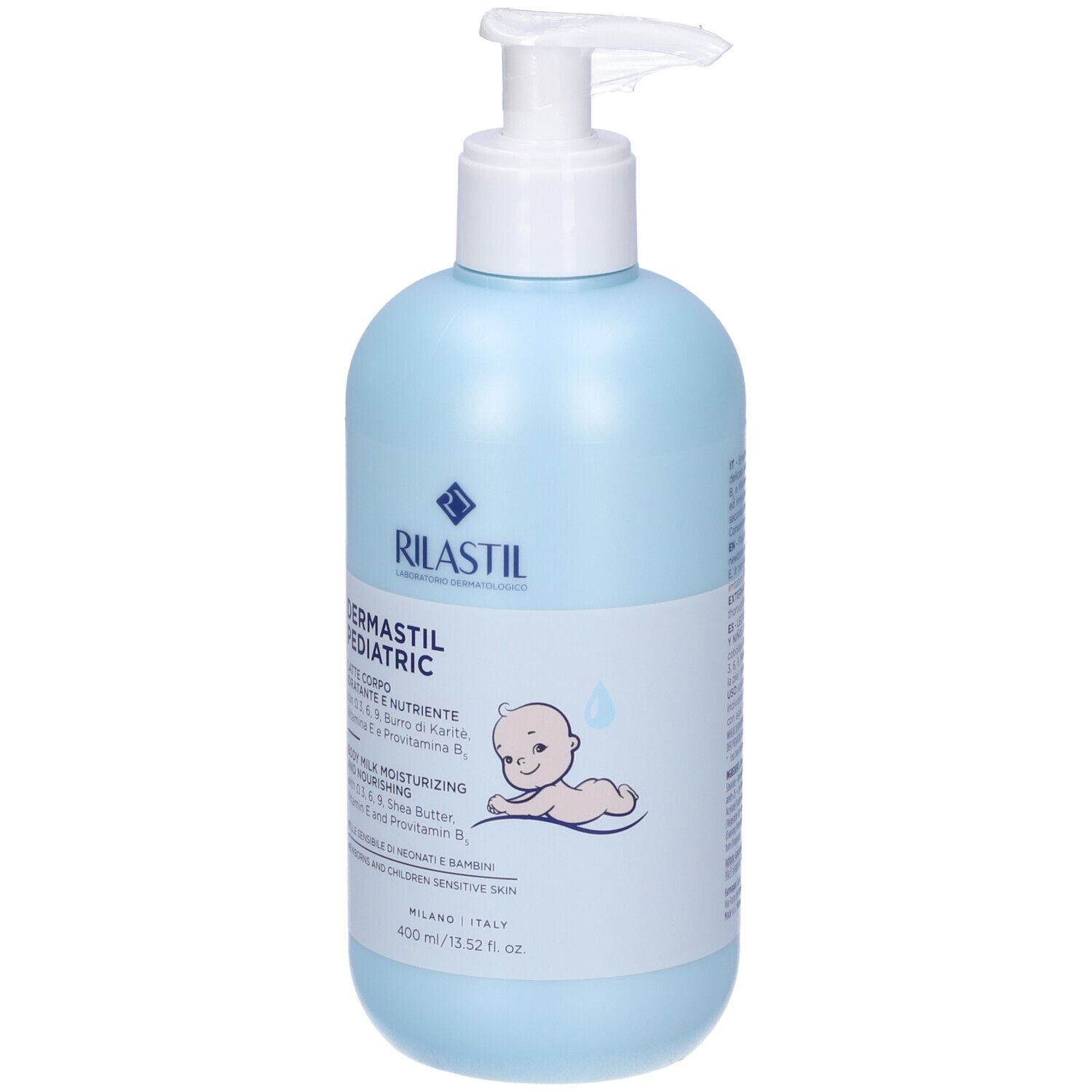 Hellblaue Flasche mit Pumpe. Aufschrift: Rilastil, Dermastil Pediatric. Enthält Milch, Vitamin E und B. Für empfindliche Haut.
