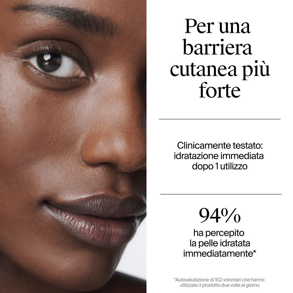Primo piano su pelle scura. Testato clinicamente: idratazione immediata dopo 1 uso.