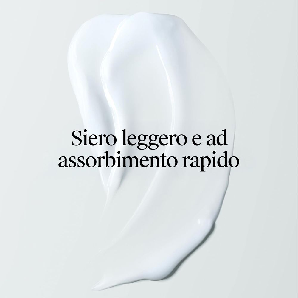 Texture siero leggera e a rapido assorbimento su sfondo bianco.