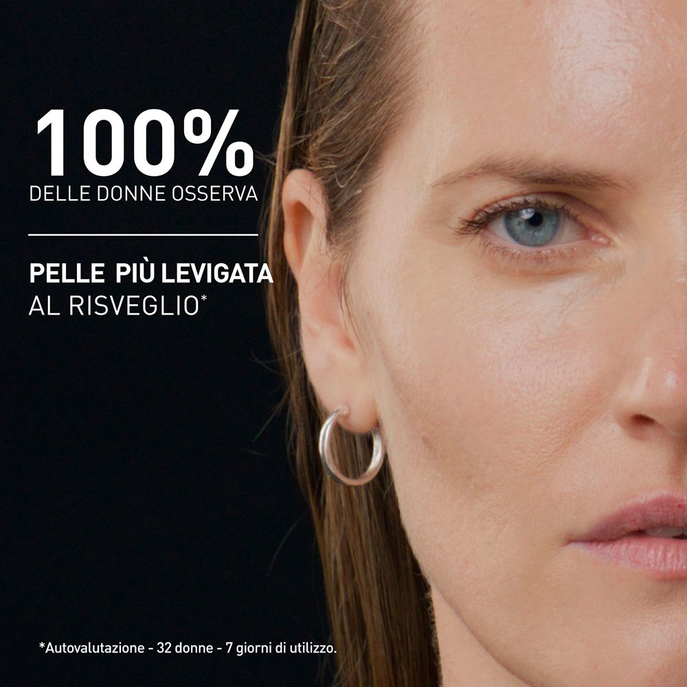Gesicht einer Frau. Text: 100% DELLE DONNE OSSERVA PELLE PIÙ LEVIGATA AL RISVEGLIO*. *Autovalutazione.