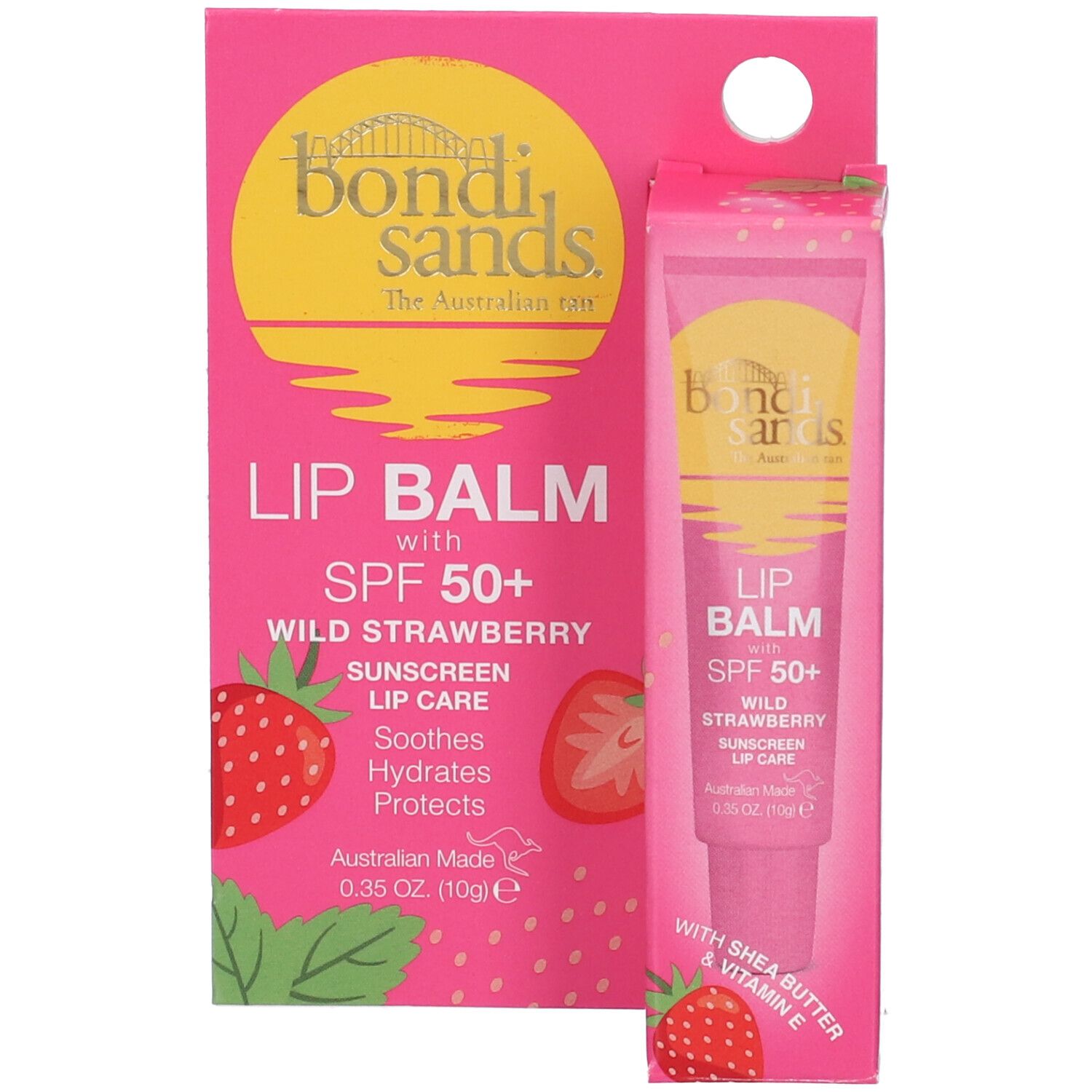 Balsamo labbra SPF 50+ alla fragola. Confezione rosa con nome prodotto, marchio e illustrazioni di fragole.