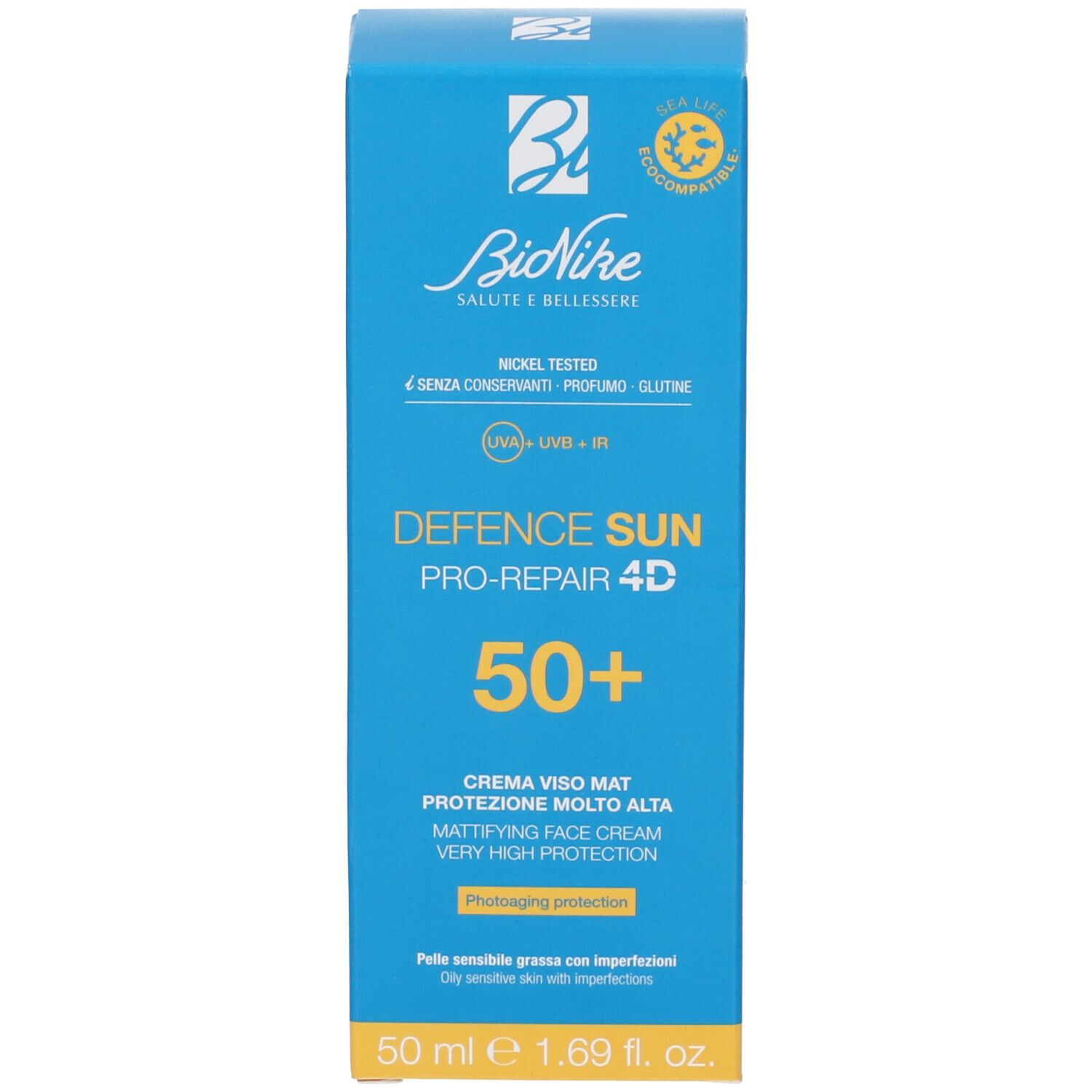Blaue Schachtel mit Produktinformationen. Aufschrift: Bionike, Defence Sun 50+, Crema Viso Mat. Nickel Tested.