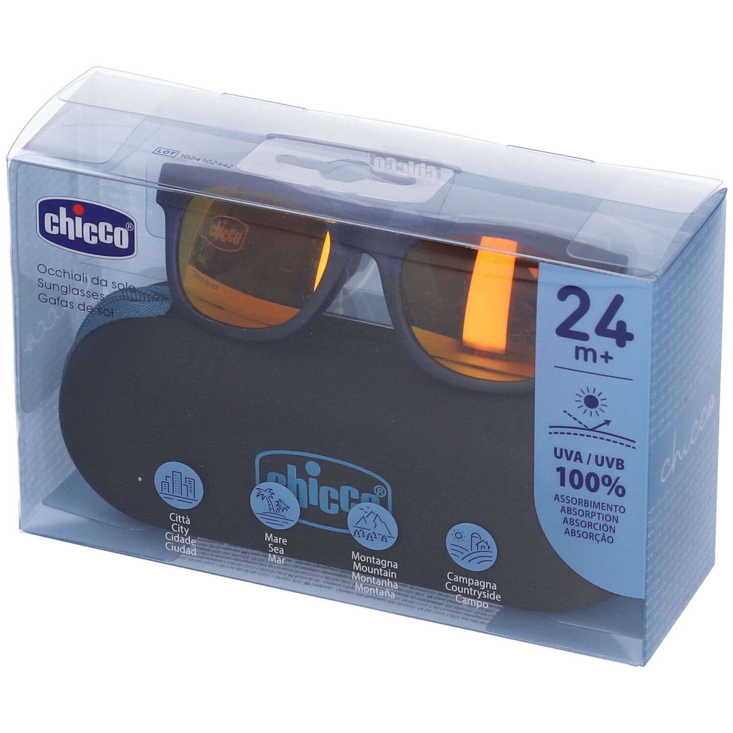 Occhiali da sole blu con lenti a specchio in confezione. Sulla confezione sono presenti i marchi "Chicco" e "24+ m+".