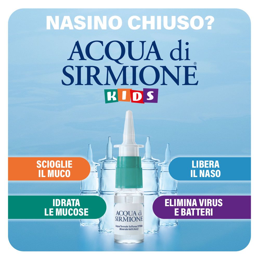 Fläschchen mit Nasenspray-Aufsatz. Aufschrift: Acqua di Sirmione Kids. Text: Löst Schleim, befreit die Nase, befeuchtet die Schleimhäute.
