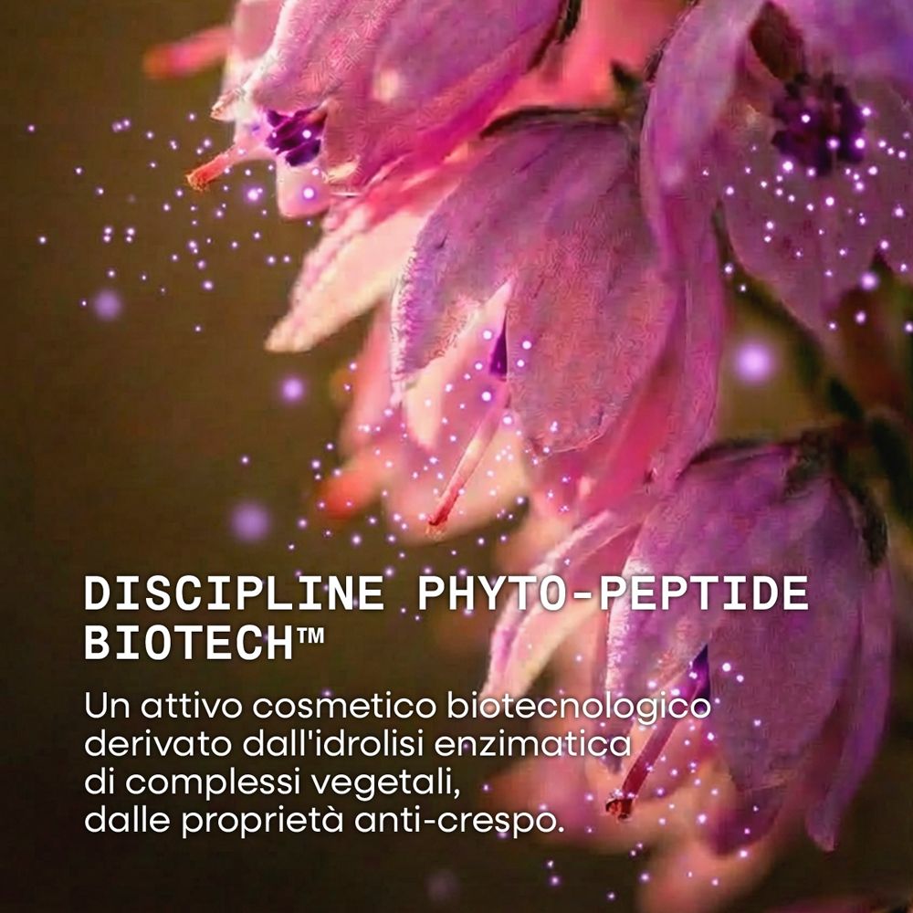 Primo piano di fiori rosa con particelle scintillanti. Testo: DISCIPLINE PHYTO-PEPTIDE BIOTECH.