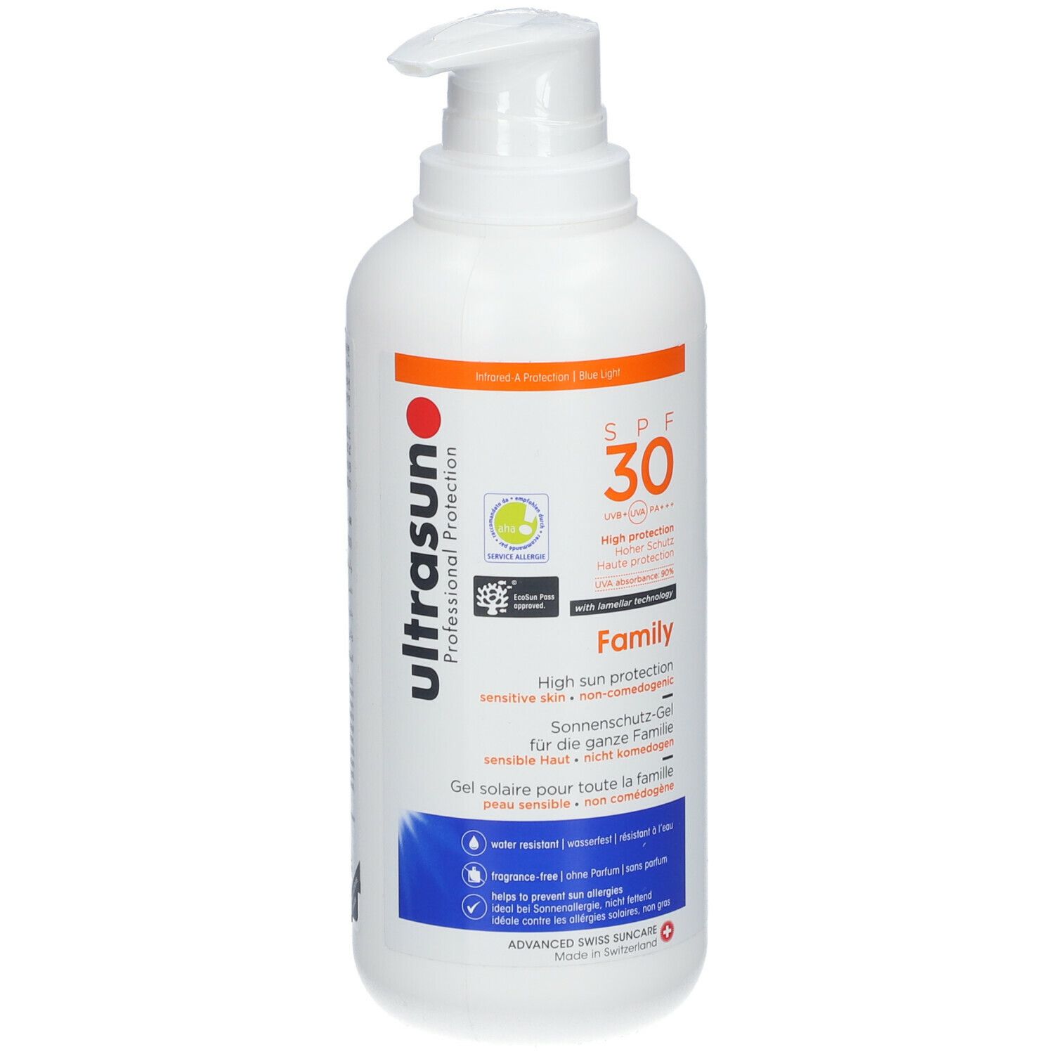 Flacon blanc avec pompe. Inscriptions : ultrasun, SPF 30, Family. Logos et texte multilingue.