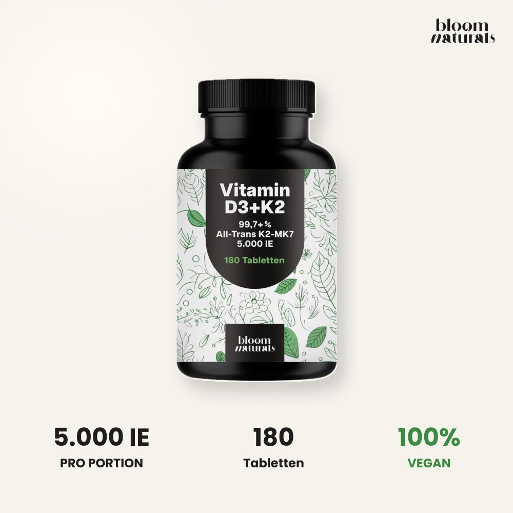 Flasche Vitamin D3+K2 mit Angaben: 5.000 IE pro Portion, 180 Tabletten, 100% Vegan.