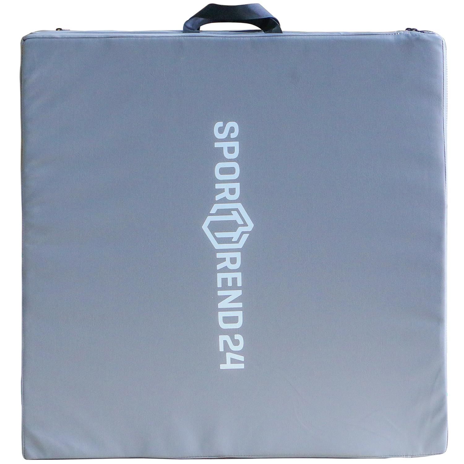 Graue, dreifach faltbare Turnmatte mit Logo Sporttrend24. Zusammengeklappt, mit Tragegriff.