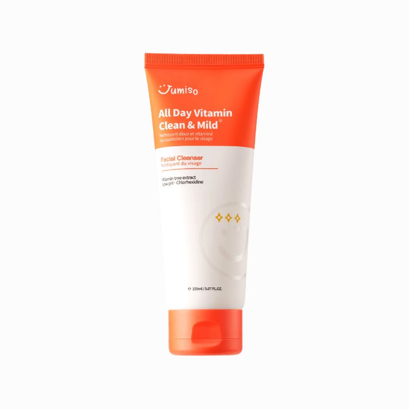 Orange-weiße Tube mit Aufschrift "JUMISO All Day Vitamin Clean & Mild". Enthält "Facial Cleanser".