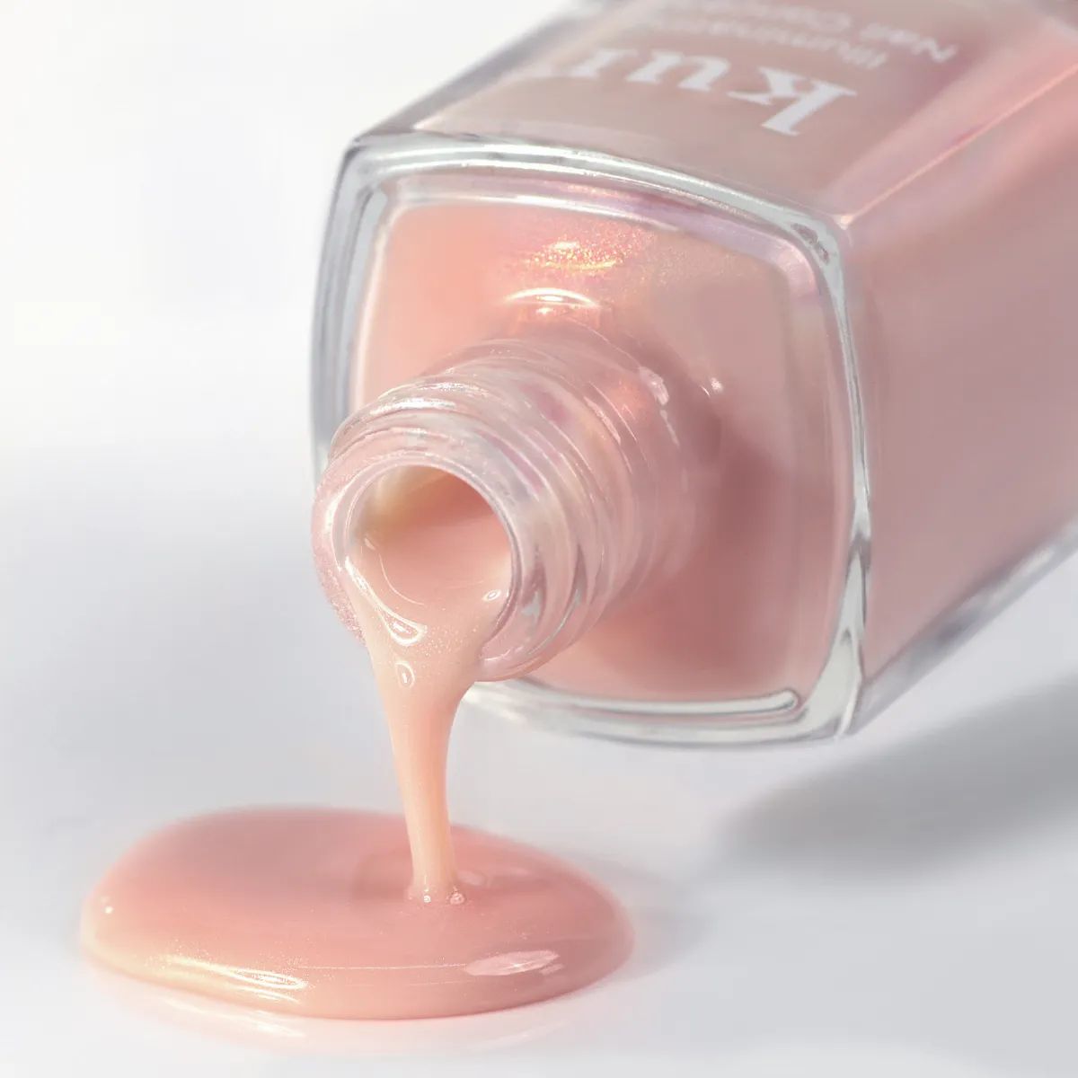 LONDONTOWN kur Illuminating Nail Concealer Nagelaufheller Bubble