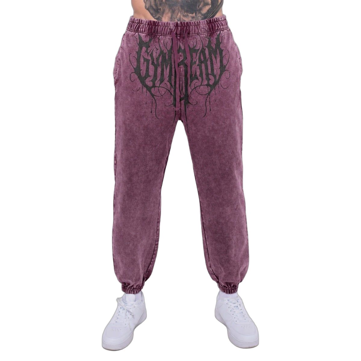 GymBeam Jogginghose Herren Oversized mit Kordelzug, Taschen und Washed-Look Raisin 1 St