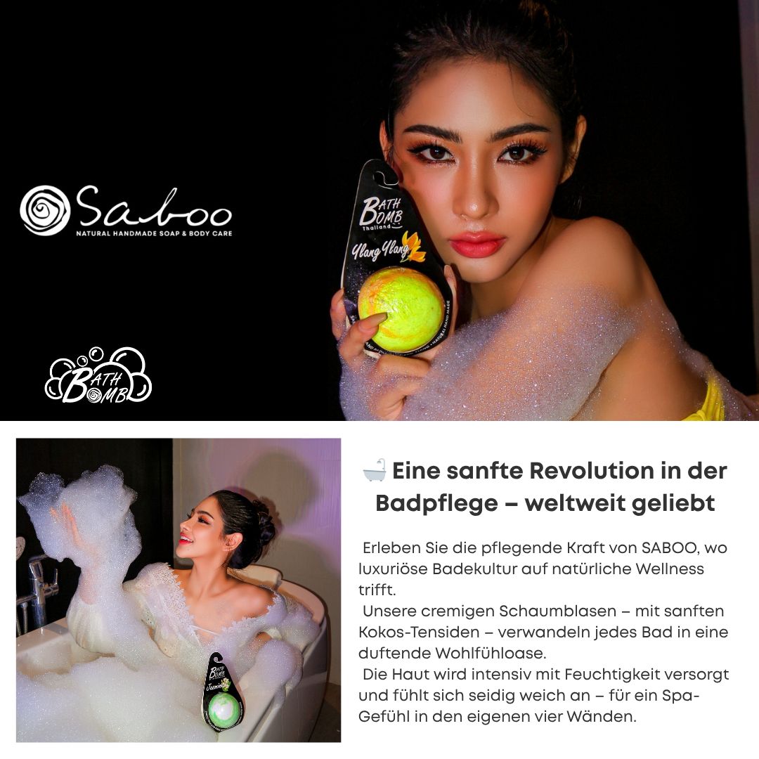 Frau hält Schaumbad-Bombe. Produktverpackung mit Zitronen-Design. Schaum im Hintergrund.