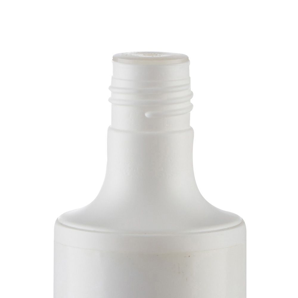 Nahaufnahme des oberen Teils einer weißen Flasche. Gewinde am Flaschenhals sichtbar.