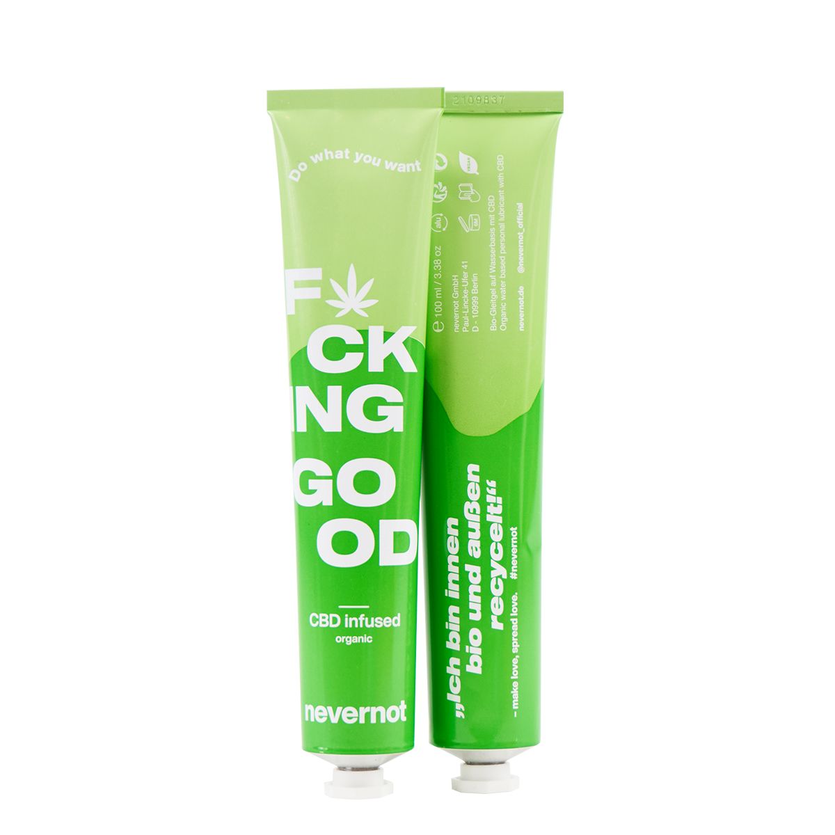 Zwei grüne Tuben mit weißem Text. Auf der Vorderseite steht "F*CKING GOOD" und "CBD infused organic". Marke: nevernot.