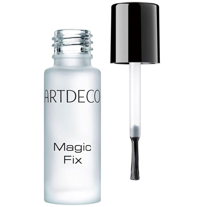 ARTDECO Magic Fix in mattiertem Glasfläschchen mit schwarzem Deckel und Applikator.