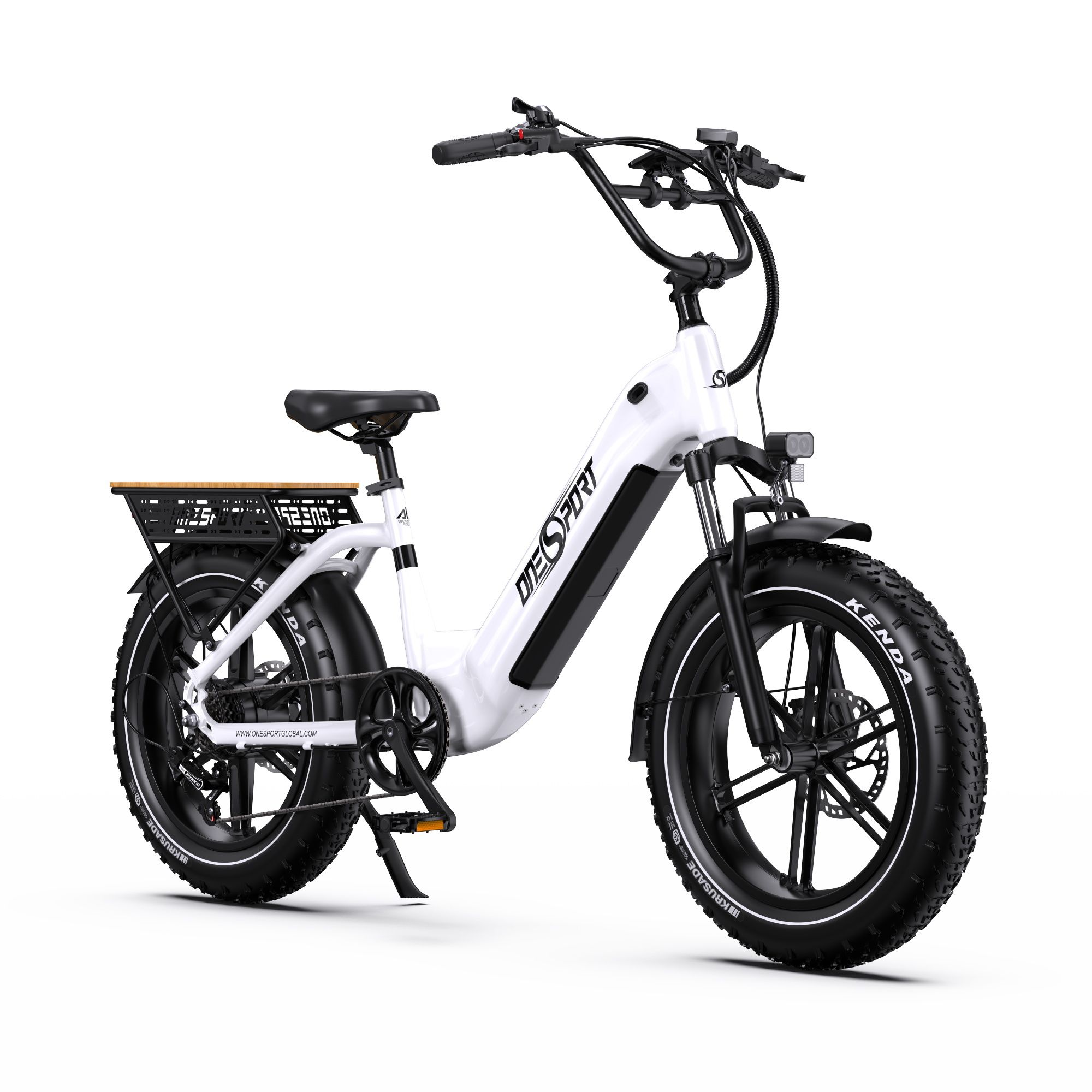 Weißes E-Bike mit schwarzen Reifen und Gepäckträger. Marke: Onesport. Kenda-Reifen. Schwarzer Lenker und Sattel.
