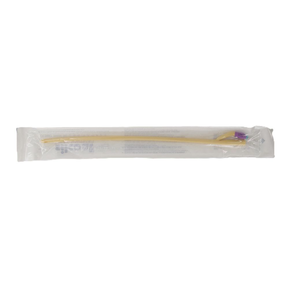 Katheter in steriler Verpackung. Gelber Schlauch, violette und transparente Elemente. Beschriftung auf der Verpackung.