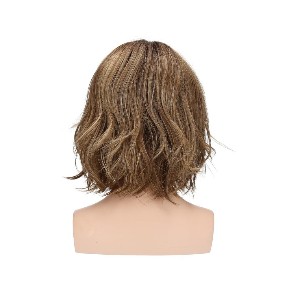 Perücke Lilie von trendhair auf einem Schaufensterkopf. Blonde, gewellte Haare. Rückansicht.