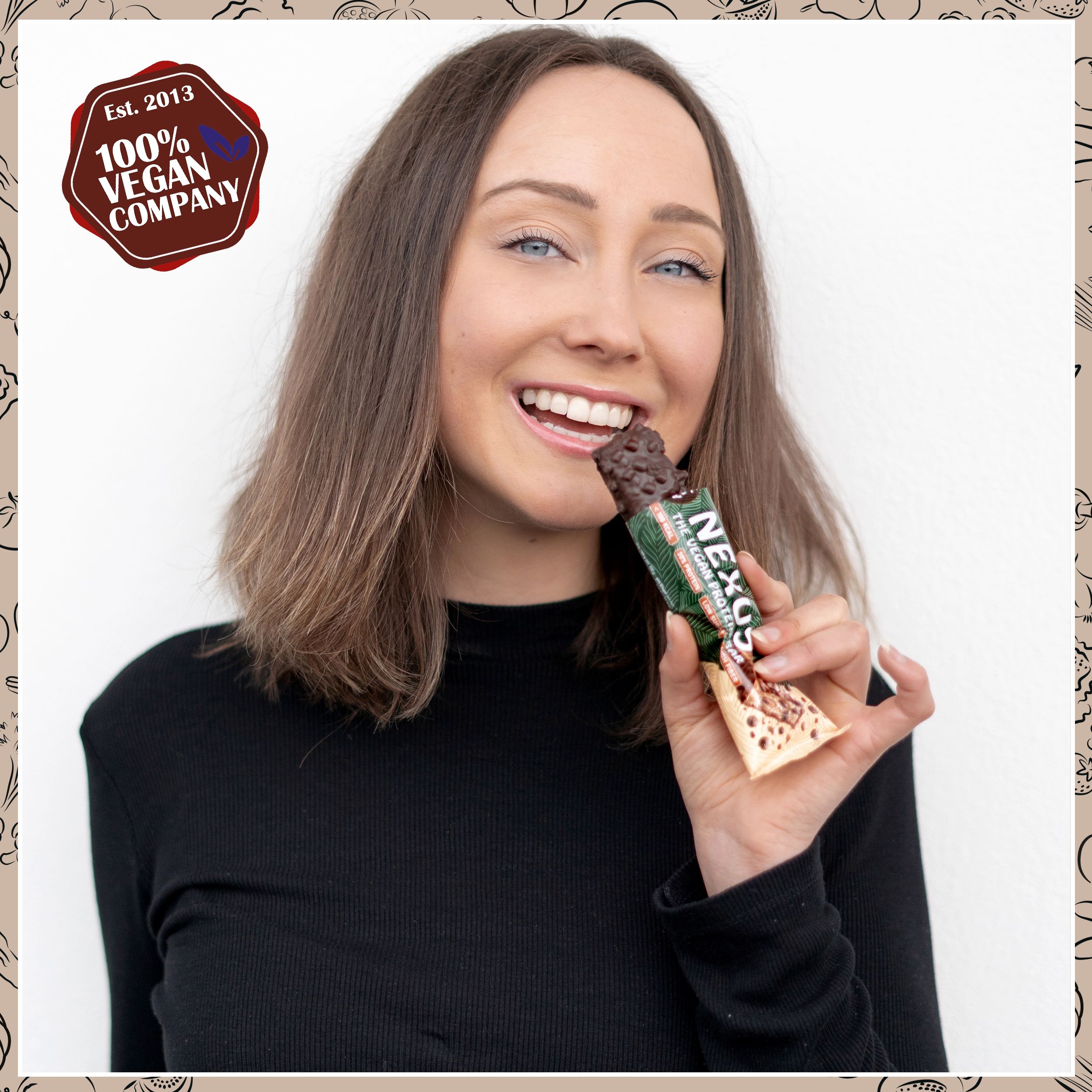 Nexus Proteinriegel: "The Vegan Protein Bar", "Double Chocolate Crispy", "Low Sugar".