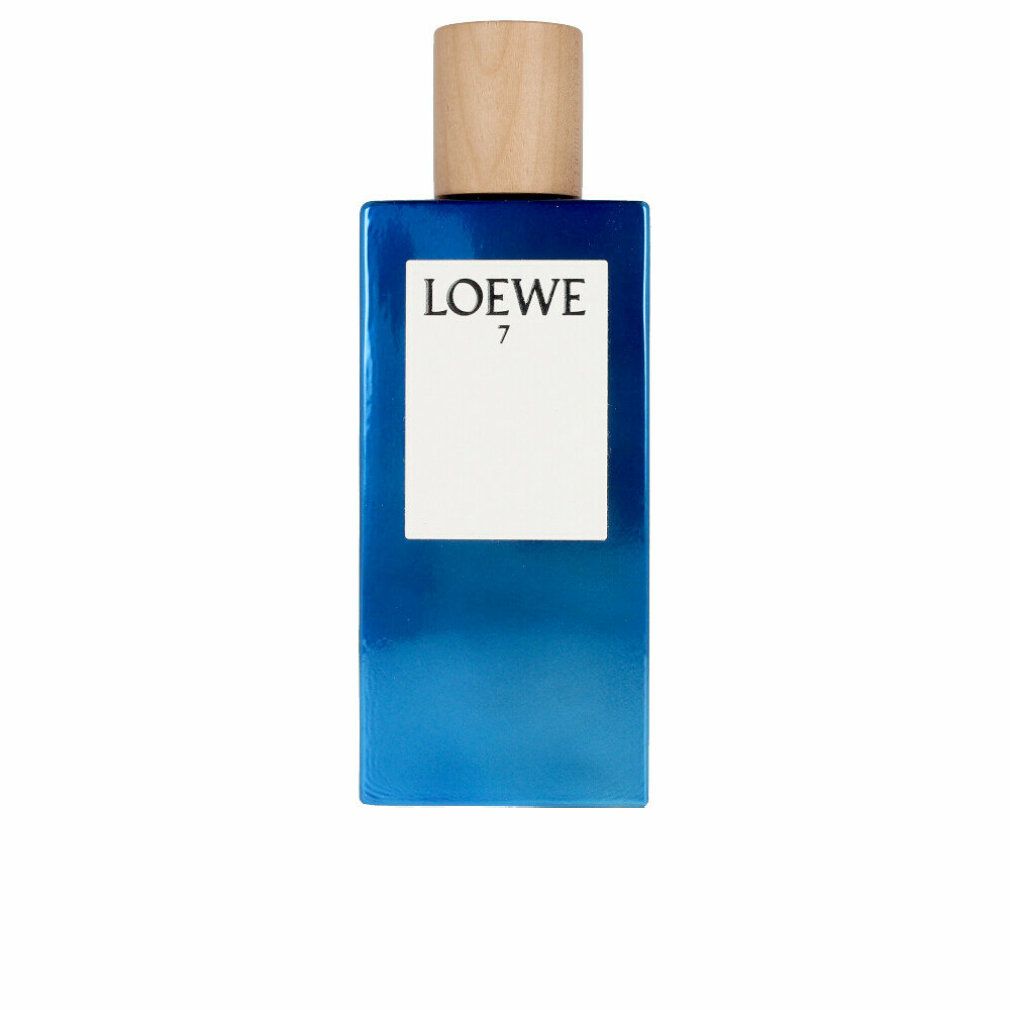 Blaues Parfümflakon mit Holzdeckel. Auf weißem Etikett steht "LOEWE 7". Rechteckige Form.