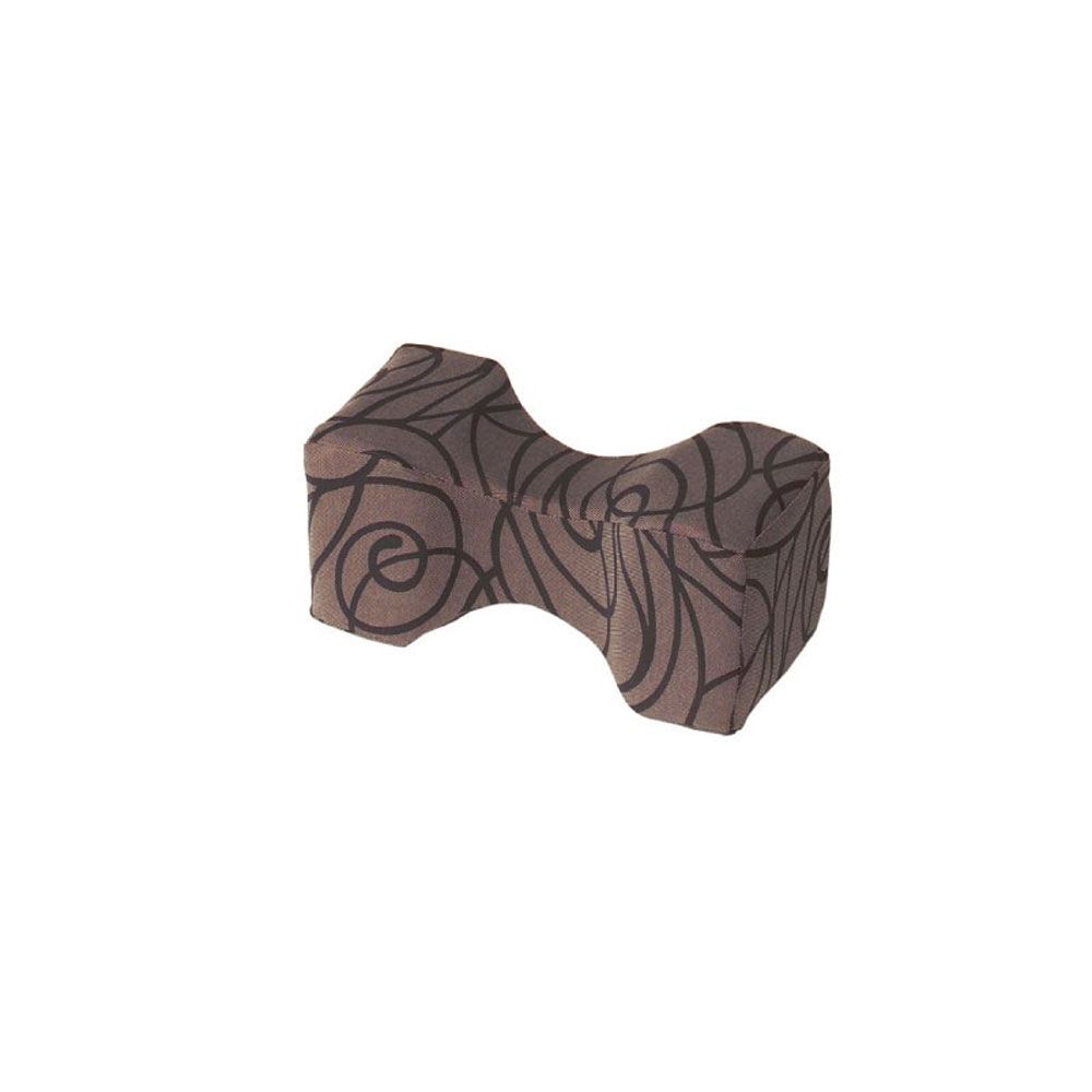 Beige-braunes Kissen mit schwarzem Muster. Geformt für Nackenunterstützung. Ansicht von oben.