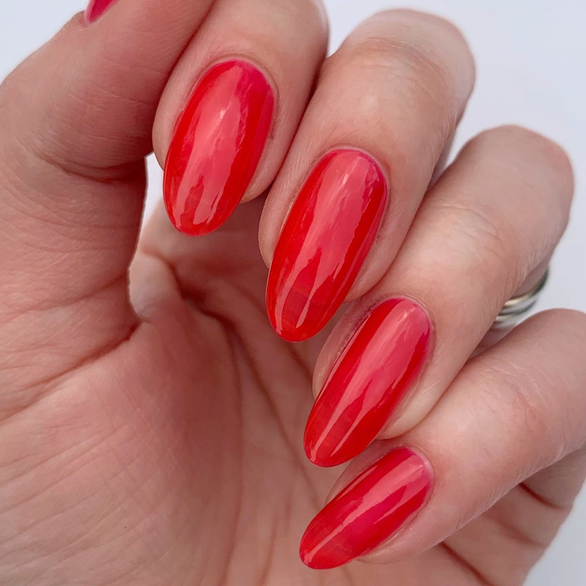 LONDONTOWN kur Nail Veil No.8 stärkende getönte Nagelpflege