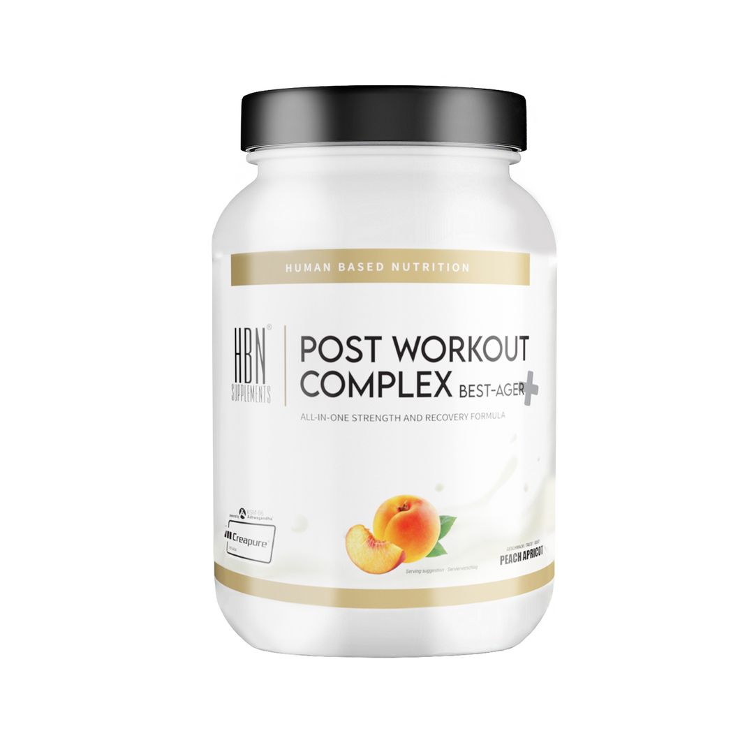 Weißes Nahrungsergänzungsmittel-Behälter mit schwarzem Deckel. Aufschrift: HBN Supplements, Post Workout Complex Best-Ager. Abbildung einer Pfirsichhälfte.