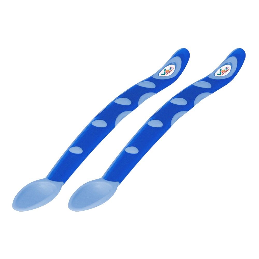 Zwei blaue Baby-Löffel mit hellblauen Punkten und Löffelköpfen. Auf den Griffen ist ein Logo abgebildet.