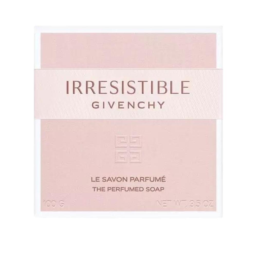 Verpackung mit Aufschrift Irrésistible Givenchy. Text: Le Savon Parfumé, The Perfumed Soap.
