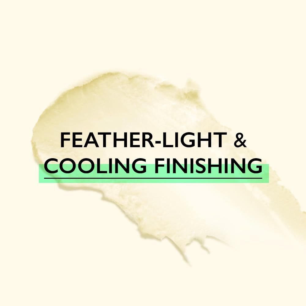 Nahaufnahme einer Creme-Textur. Text: Feather-Light & Cooling Finishing.