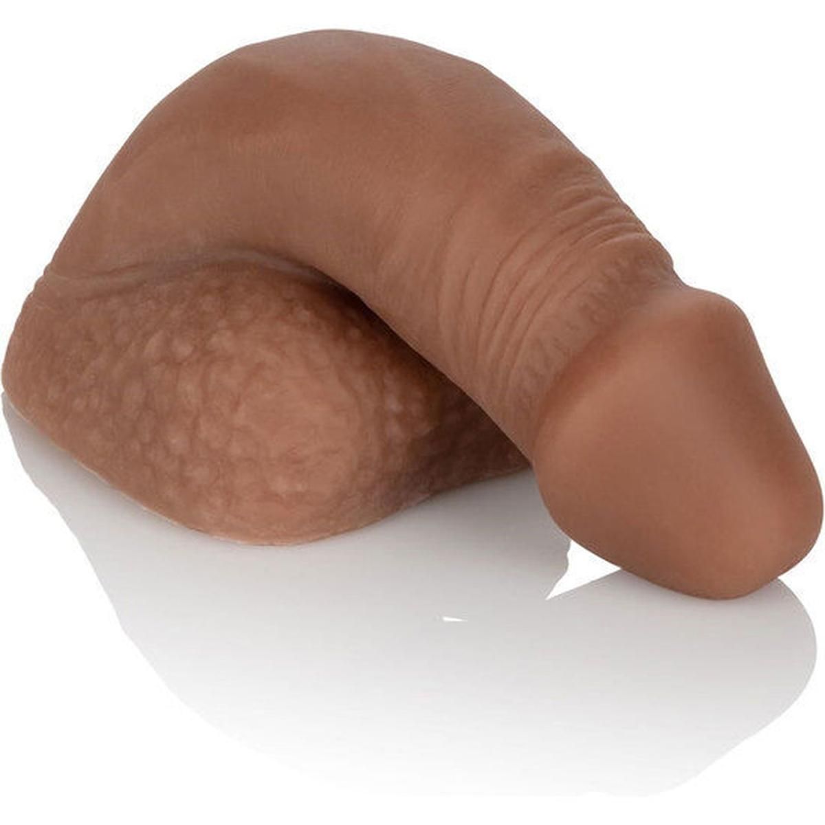 Dildo, braune Farbe, anatomische Form. Basis mit strukturierter Oberfläche, Schaft mit Rillen.
