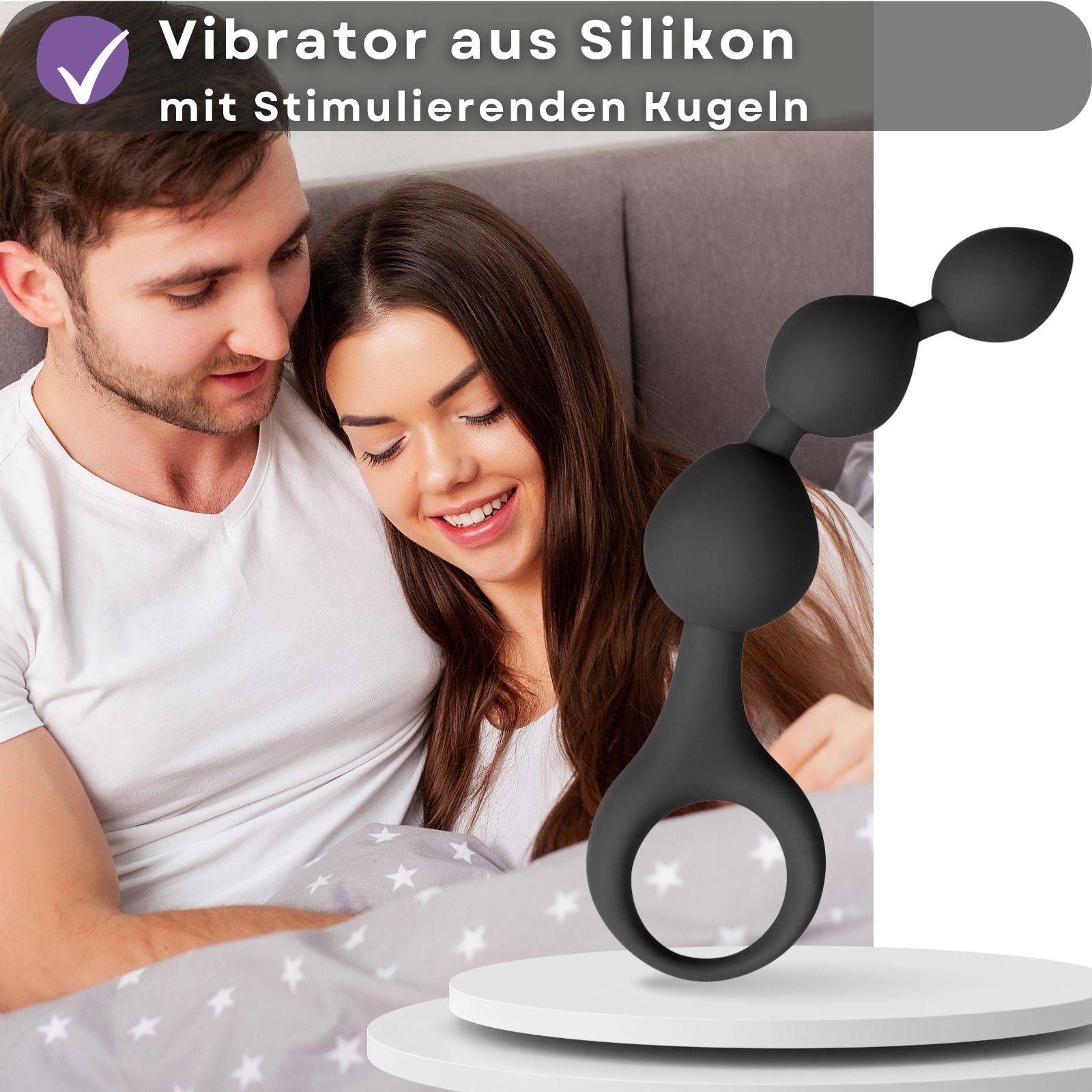 Analkette aus Silikon mit 3 Kugeln. Paar im Bett. Text: Vibrator aus Silikon.