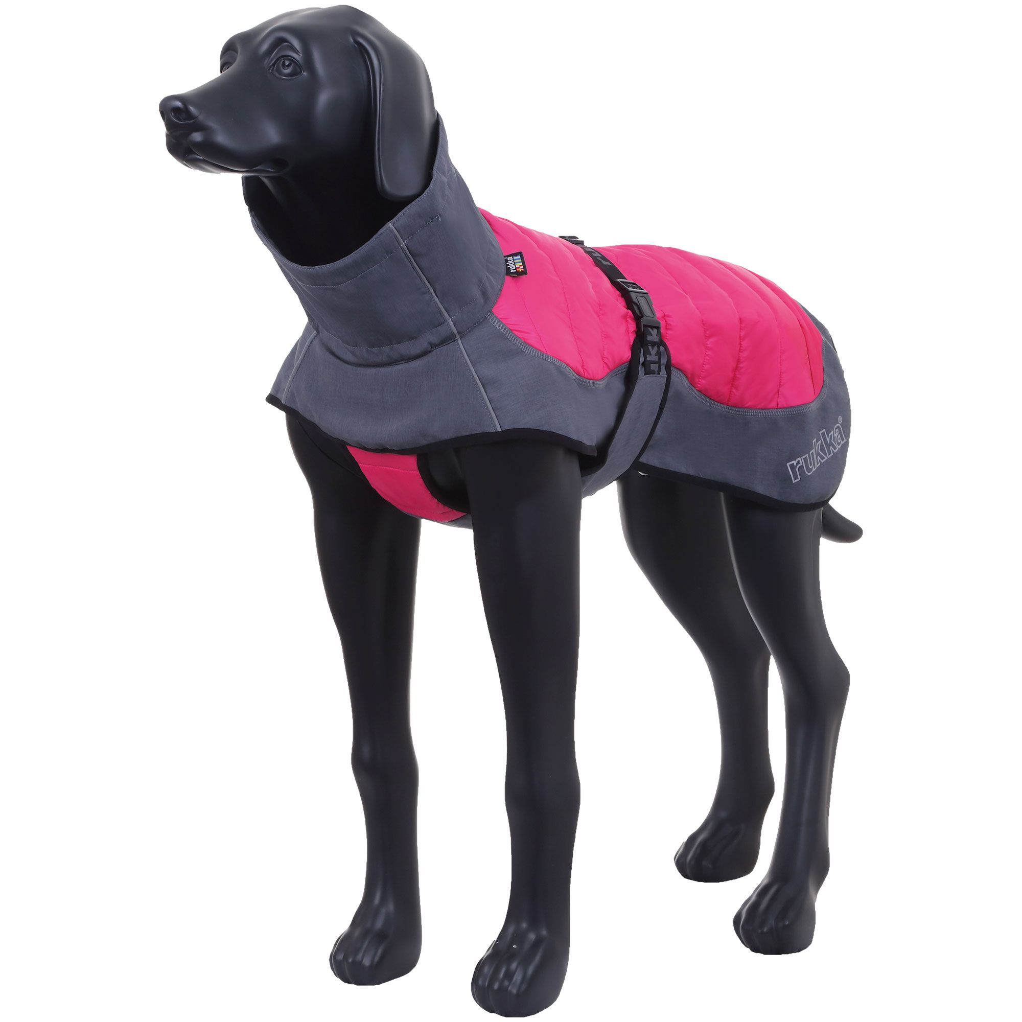 Hunde Winterjacke, pink und grau, auf einem schwarzen Hundemodell. Rukka-Logo sichtbar.