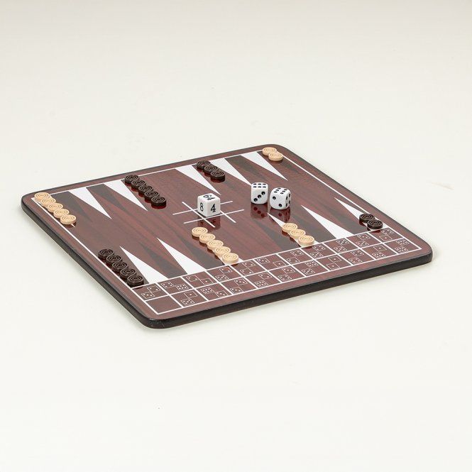 Holz-Brettspiel mit Schachbrettmuster und Schublade.