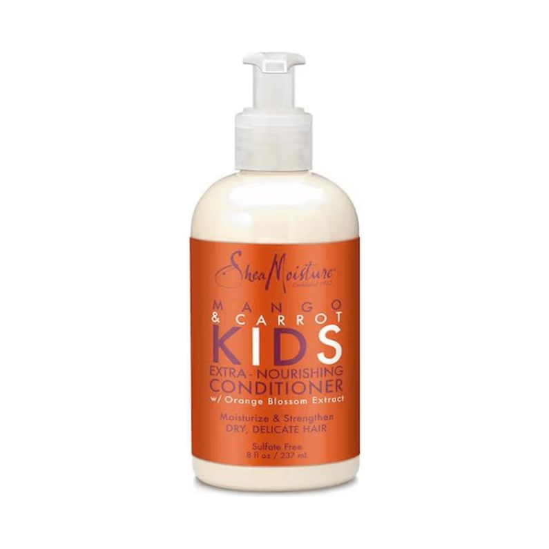 Flasche mit Conditioner. Aufschrift: Mango & Carrot Kids Extra-Nourishing Conditioner. Mit Orangenblütenextrakt. Für trockenes, empfindliches Haar.