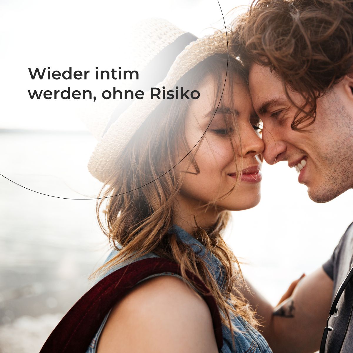 Ein Paar umarmt sich. Text: Wieder intim werden, ohne Risiko.