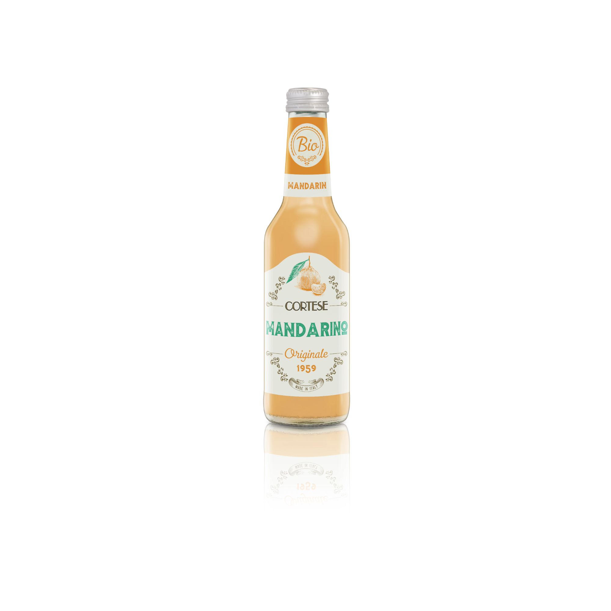 Glasflasche mit Mandarinengetränk. Etikett mit Schriftzug "Cortese Mandarino Originale 1959" und Bio-Siegel.