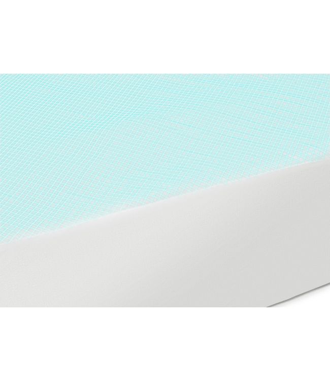 Nahaufnahme des BERTSCHAT® Kühlendes Spannbettlaken. Hellblaues, gewebtes Material. Weißer Rand.