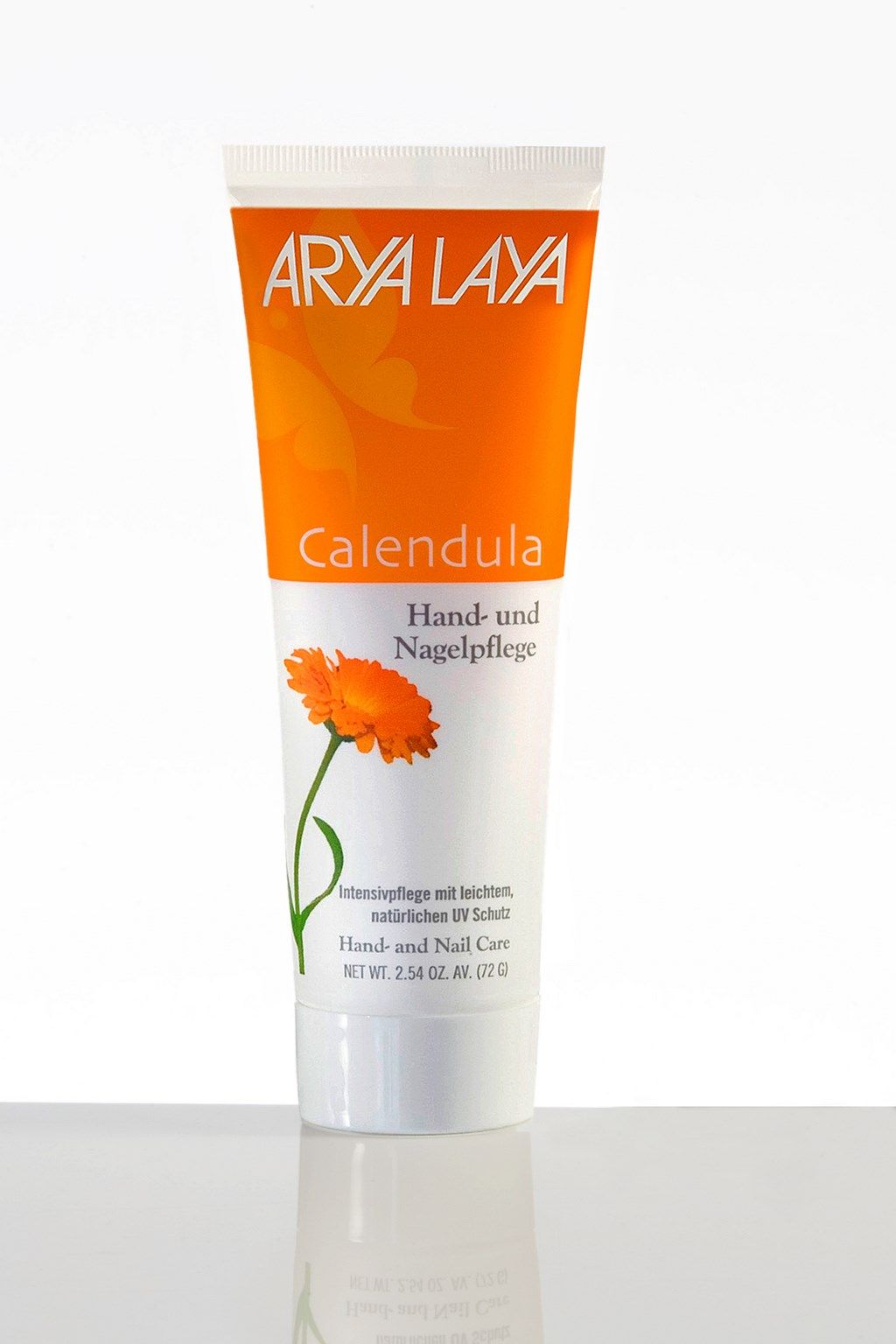 Creme-Tube mit orangefarbenem Oberteil und weißem Unterteil. Aufschrift: ARYA LAYA, Calendula, Hand- und Nagelpflege. Abbildung einer Blüte.