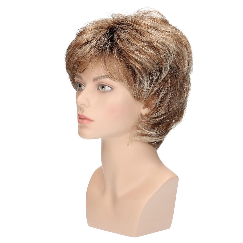 Perücke Jasmin von Lofty, blond-braun, auf einem Schaufensterkopf. Seitenansicht.
