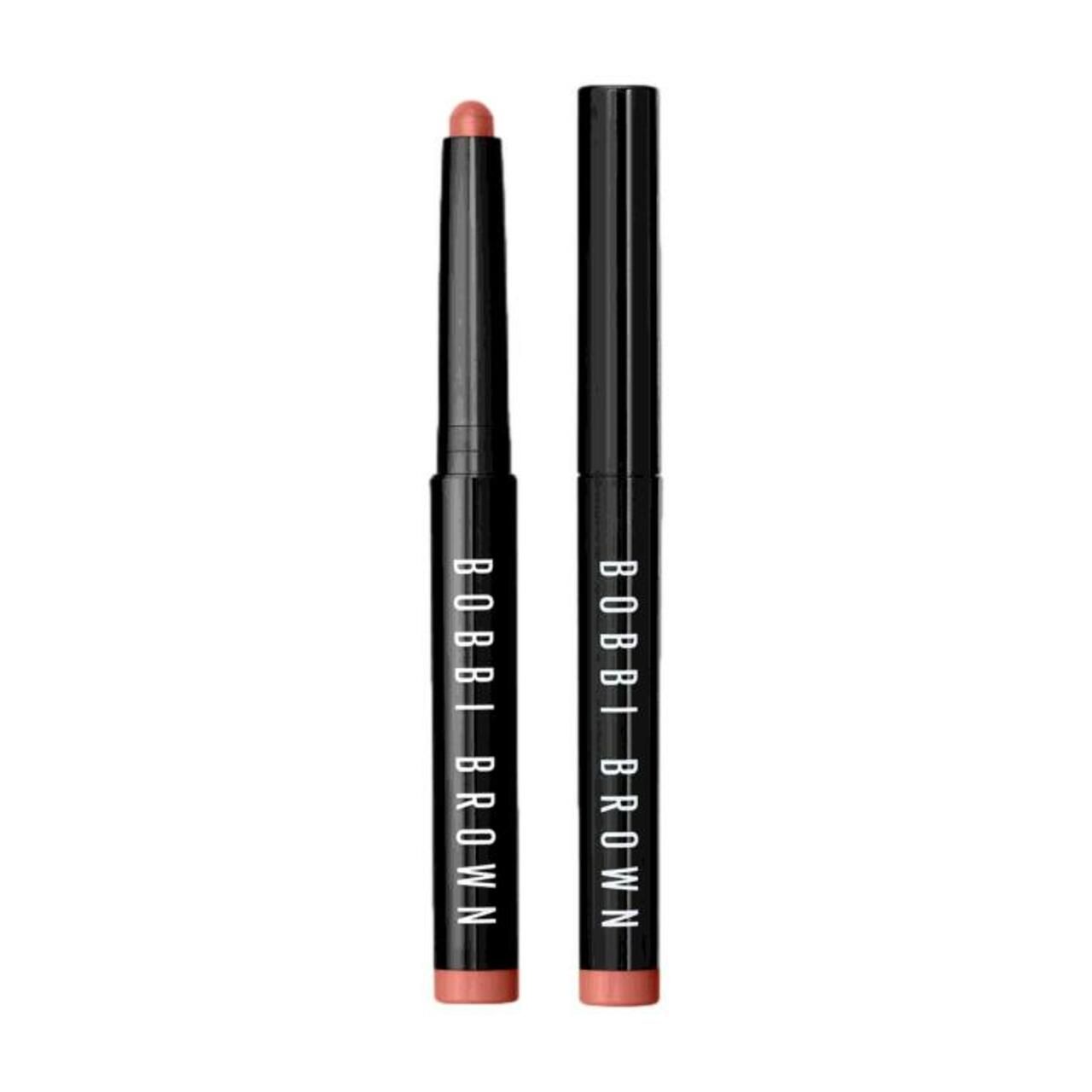 Zwei schwarze Stifte mit rosafarbenen Spitzen. Auf den Stiften steht in weißer Schrift "BOBBI BROWN".