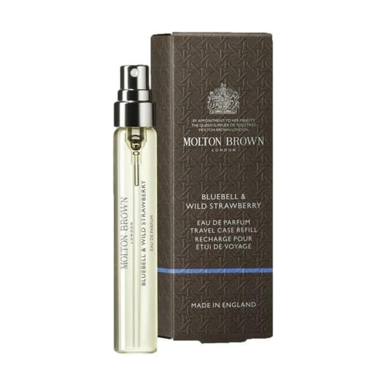 Parfüm-Nachfüllung mit Karton. Aufschrift: Molton Brown, Bluebell & Wild Strawberry, Eau de Parfum, Travel Case Refill.