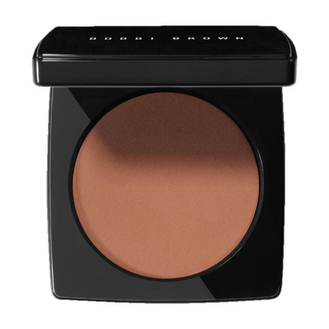 Bronzing Powder in schwarzer Kompaktverpackung. Deckel mit Markenschriftzug. Runde, zweifarbige Puderfläche.