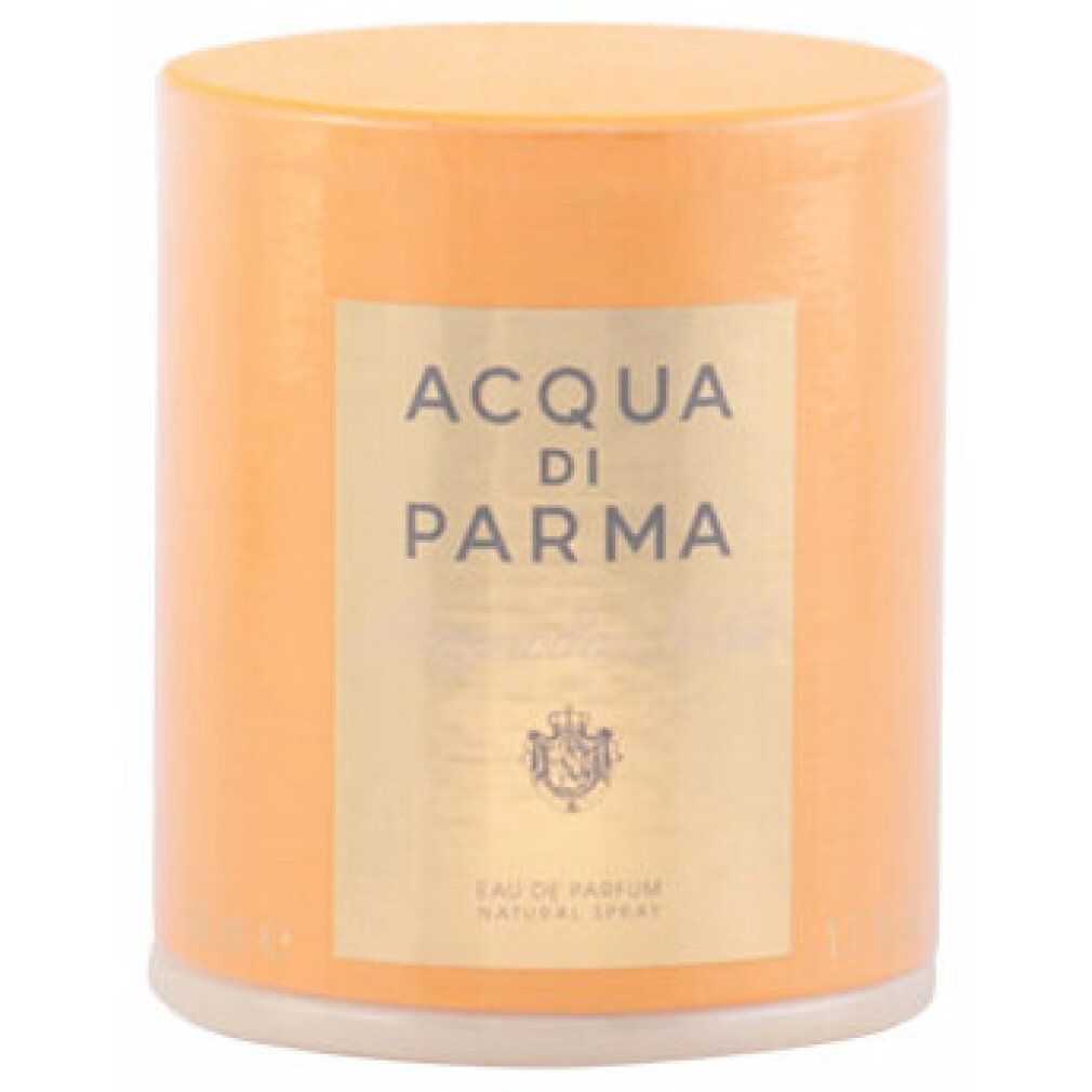 Zylindrische Verpackung, orangefarben, mit goldfarbenem Etikett. Aufschrift: Acqua di Parma, Eau de Parfum Natural Spray.