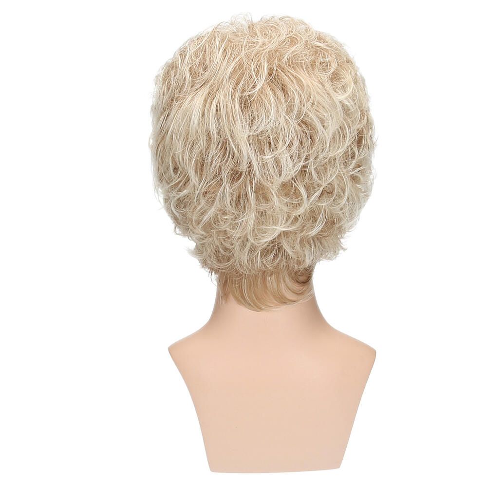 Perücke Mia von Lofty, blond, auf Schaufensterkopf. Rückansicht. Kurze, gewellte Haare.