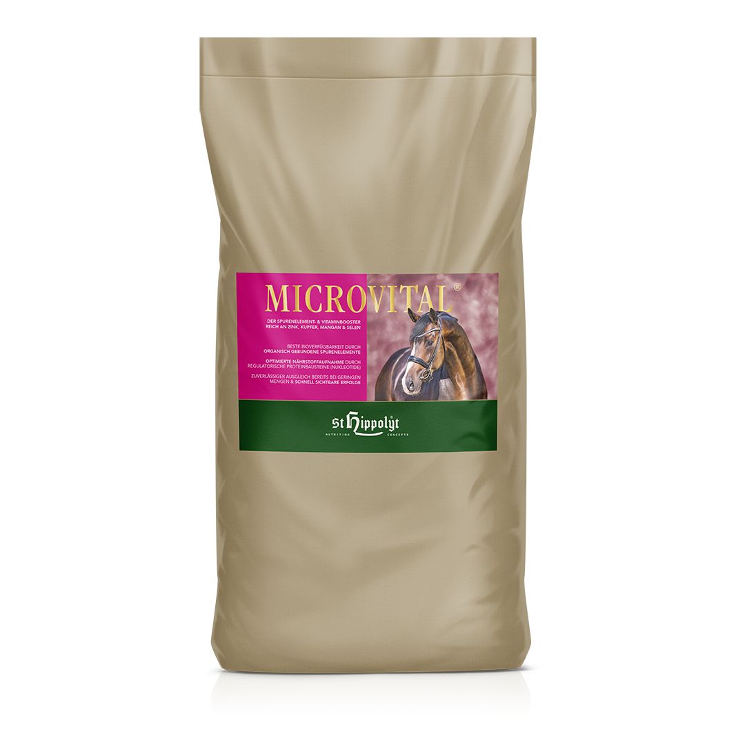 Beige Verpackung mit Etikett. Aufschrift MICROVITAL, St. Hippolyt Logo und Pferdeabbildung.